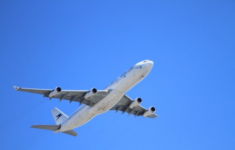 Cum zboară avioanele?